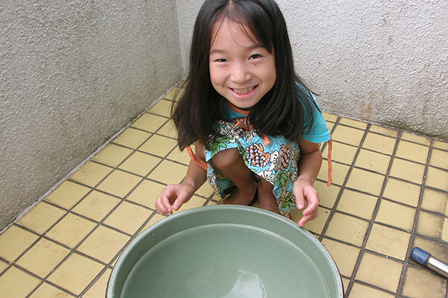 メダカが泳ぐ小さな生態系 “ビオトープ”を子供と一緒につくろう！