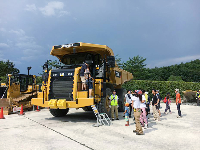 日本キャタピラーが2017年も開催！参加者募集！「春休み・ちびっこ建機フェア2017」