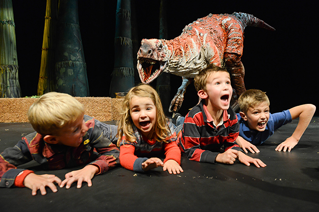 子供が大好き恐竜体験ショー！ 2017年7月15日（土）練馬で開催！ 体験型ショー「恐竜どうぶつ園 〜ティラノサウルスがやってくる！〜」 
