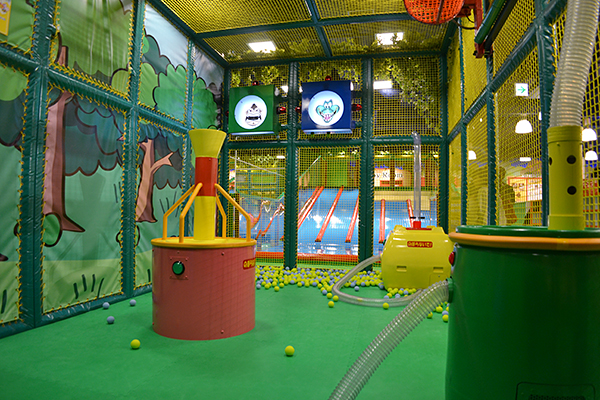 親子3世代で楽しめる、本格ビュッフェとキッズ遊具の大型施設！横浜に誕生した『KidsBee（キッズビー）』に行ってきた！！