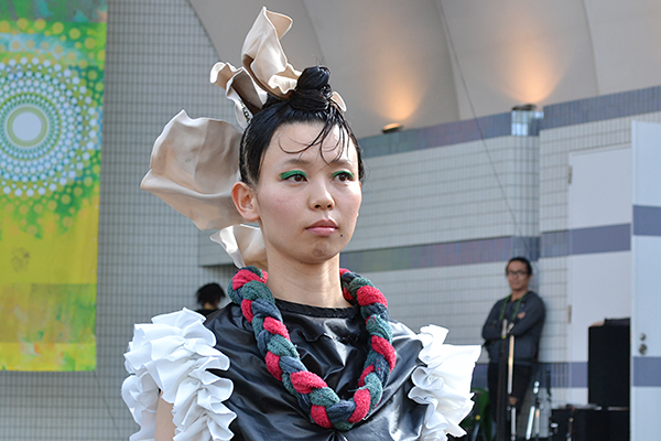 アースデイ東京2016で「アヴェダ」が日本初のゴミとファッションを融合したショーを披露！アヴェダ「CATWALK for WATER」（キャットウォーク・フォー・ウォーター）開催！