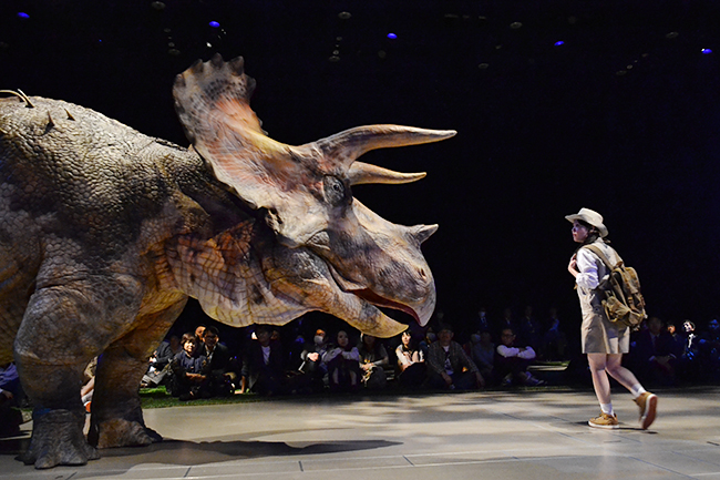 2017年ゴールデンウィークにティラノサウルスとトリケラトプスが激突！体験型恐竜ライブショー「DINO SAFARI（ディノ サファリ）」に行ってきた！