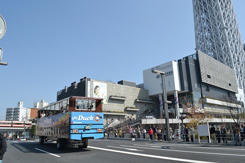 子供たち大興奮！東京初！「水陸両用バス “SKY Duck（スカイダック）”」運行開始！新しい東京観光がスタート！