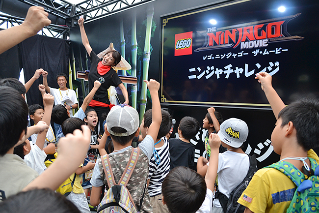 レゴ ニンジャゴー「ニンジャ チャレンジ」イベントに参加するヒカキンさん、セイキンさんの写真