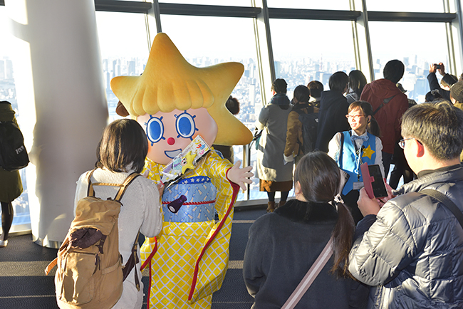 2017年12月26日（火）〜2018年1月8日（月・祝）に開催！子供と楽しめる力士との力比べや書道パフォーマンス、大道芸！「東京スカイツリータウンのお正月」