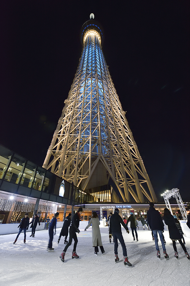 東京スカイツリータウンでは2020年1月4日（土）〜3月8日（日）まで、子どもも一緒にアイススケートを楽しめるアイススケートリンク「TOKYO SKYTREE TOWN ICE SKATING PARK 2020（東京スカイツリー タウン アイススケート パーク2020）」をオープン！雪遊びコーナーも！