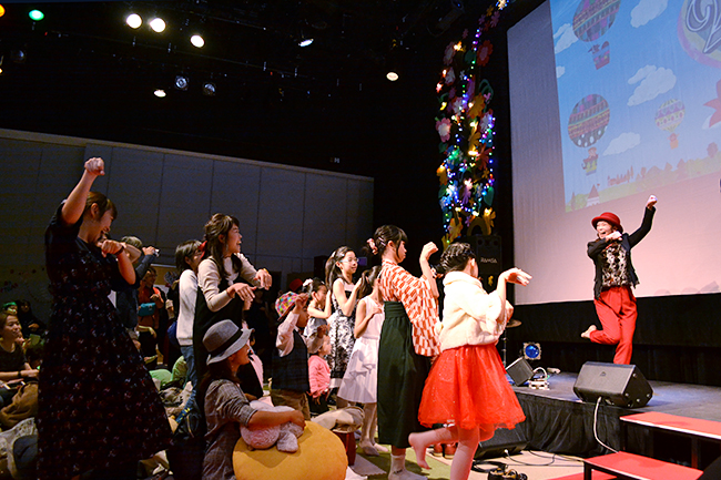 子供たち大興奮！スペシャル・サポーターの “だいすけお兄さん” も登場！「キネコ国際映画祭2017」オープニング・セレモニーが開催！