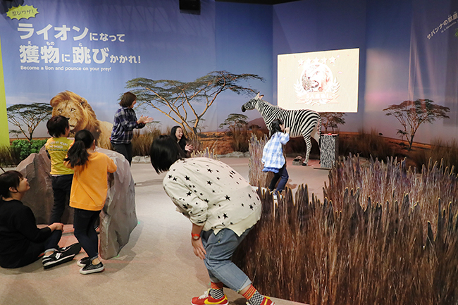 子供たちが大好きな生きものに “なれる” を体験！2018年4月8日（日）まで日本科学未来館で開催！家族で楽しめる企画展 MOVE 生きものになれる展 -動く図鑑の世界にとびこもう！- に行ってきた！ももいろクローバーZによるユニット「ももくろちゃんZ」も「MOVE 生きものになれる展」を体験！