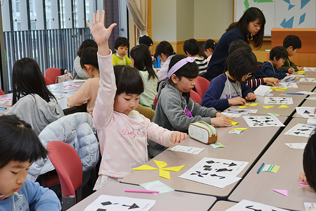 キッズイベントレポート！ゲームや実験を通して科学や数理への興味を抱くきっかけづくりを行なうイベント「6回目 ダヴィンチ☆マスターズ」が2018年3月21日（水・祝）、学習院女子大学で開催！約600名の子供たちが参加し、クイズやワークショップ、解剖などを行ない大盛況！