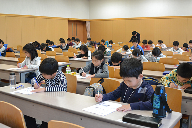 楽しみながら子供の数理感性・非認知能力を磨く無料のイベント「第7回 ダヴィンチ☆マスターズ」が2018年4月22日（日）神戸大学で開催！「ダヴィンチマスターズ」はゲームや実験などの体験型学習「アクティブラーニング」をとおして、子供の「好き！」が見つかるイベントです。