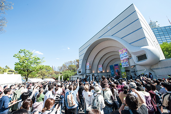 毎回10万人以上が集う日本最大級の地球環境フェスティバル「アースデイ東京2019（Earth Day Tokyo 2019）」が、2019年4月20日（土）・21日（日）に代々木公園で開催！テーマは「Everyday Earthday 〜地球1個分の暮らし〜」。プラスチックを減らす取組みやワークショップなど子供と一緒にたのしめます！