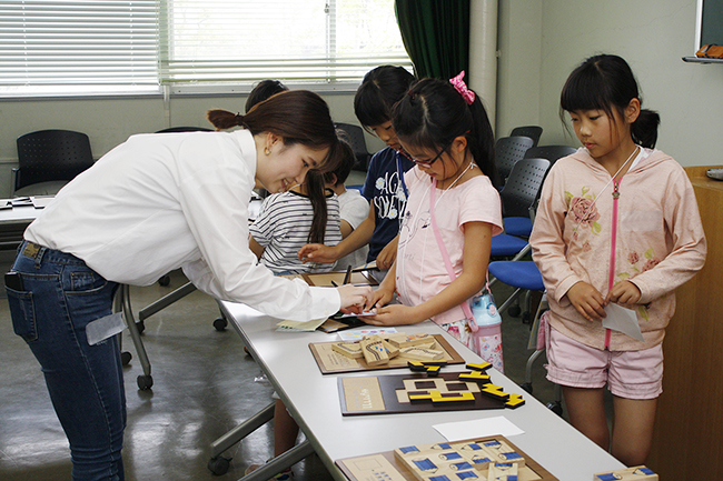 楽しみながら子供の数理感性・非認知能力を磨く無料のイベント「第7回 ダヴィンチ☆マスターズ」が2018年4月22日（日）神戸大学で開催！「ダヴィンチマスターズ」はゲームや実験などの体験型学習「アクティブラーニング」をとおして、子供の「好き！」が見つかるイベントです。