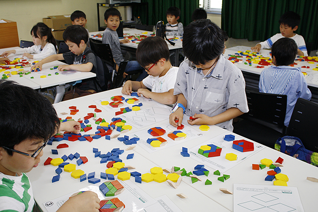 楽しみながら子供の数理感性・非認知能力を磨く無料のイベント「第7回 ダヴィンチ☆マスターズ」が2018年4月22日（日）神戸大学で開催！「ダヴィンチマスターズ」はゲームや実験などの体験型学習「アクティブラーニング」をとおして、子供の「好き！」が見つかるイベントです。