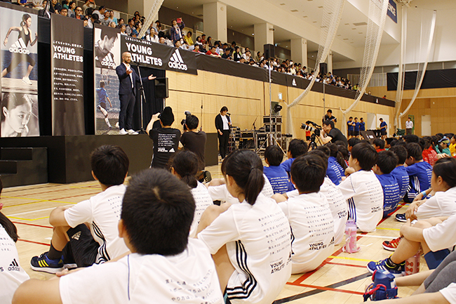 子供たちがさまざまなスポーツに挑戦するアディダスの参加型スポーツイベント「YOUNG ATHLETES CHALLENGE 2018」が開催！伊達公子さん、五郎丸歩さん、中田浩二さん、渡邉拓馬さんが子供たちをコーチ、漫画『キャプテン翼』の作者・高橋陽一先生も登場！