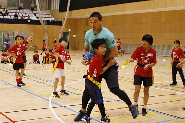 子供たちがさまざまなスポーツに挑戦するアディダスの参加型スポーツイベント「YOUNG ATHLETES CHALLENGE 2018」が開催！伊達公子さん、五郎丸歩さん、中田浩二さん、渡邉拓馬さんが子供たちをコーチ、漫画『キャプテン翼』の作者・高橋陽一先生も登場！