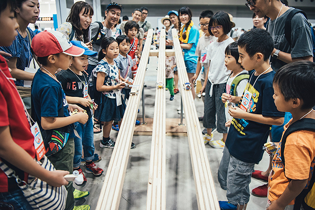 2018年8月4日（土）・5日（日）東京ビッグサイトで日本最大のテクノロジーDIYイベント「Maker Faire Tokyo 2018」が開催！新しいテクノロジーとユニークな発想でつくられた作品の展示とデモンストレーション。ワークショップや子供たちの夏休みの自由研究にも！