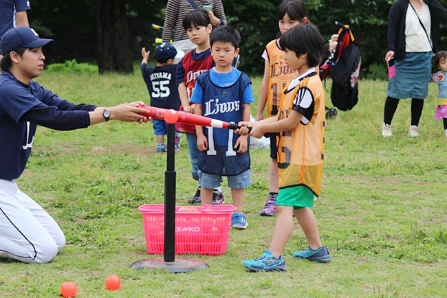 埼玉西武ライオンズOBは2018年9月23日（日）、埼玉県・狭山市の狭山台中央公園で子供と一緒に親子で楽しめるキャッチボール体験イベント「キャッチボール体験教室」を開催！ただいま参加者募集中！