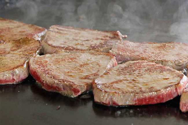 累計来場者数600万人超えを記録し、肉のトレンドを仕掛け続けている「肉フェス」が、2018年10月4日（木）〜8日（月・祝）に「肉フェス さいたま新都心2018」を開催！封印を解いて「肉+炭水化物」を実現した “ウラ肉フェス”です。