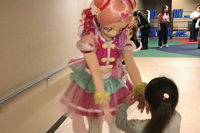 歴代最高の大ヒットスタートを記録した、子供たちに大人気の『映画ＨＵＧっと！プリキュア♡ふたりはプリキュア　オールスターズメモリーズ』。2018年10月21日（日）の舞台挨拶付き完成披露上映会には『キッズイベント』のプレゼントに当選したプリキュア大好き親子も参加！『映画ＨＵＧっと！プリキュア♡ふたりはプリキュア　オールスターズメモリーズ』の映画の感想はこちら！