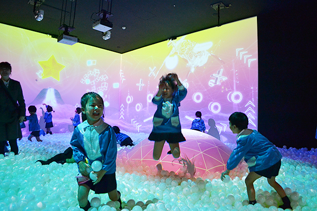 2018年11月2日（金）、プロジェクションマッピングなどのデジタル技術を活用した、子供たちが楽しめる知育アトラクション満載の体験型知育デジタルテーマパーク「Little Planet × XFLAG ダイバーシティ東京プラザ」がオープン！「Little Planet × XFLAG ダイバーシティ東京プラザ」に行ってきました！