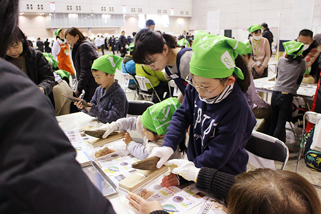 コープみらいの食育「たべる、たいせつ」をテーマにした『コープみらいフェスタ きやっせ物産展2020』が2020年2月23日（日）に幕張メッセで開催！子ども向けには山崎製パンによるサンドイッチ教室やにんべんによるかつおぶし削り体験などを実施！