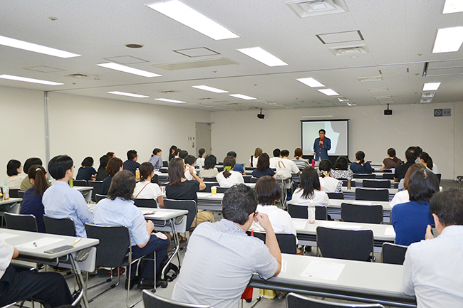 実験や観察などの体験を通じて科学や数理への興味を抱く“きっかけづくり” を行なう人気のイベント「ダヴィンチマスターズ」の第9回を、2018年8月10日（金）、横浜市のハウスクエア横浜内「住まいの情報館」で開催、たくさんの子供たちが参加しました！