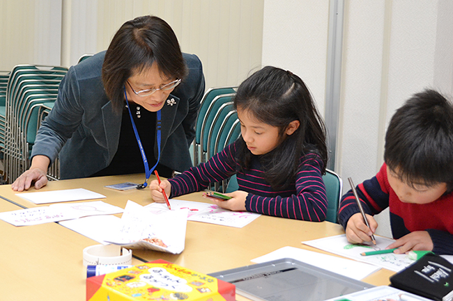 子供たち、保護者にも大好評！科学や数理イベントを行なう人気のイベント「ダヴィンチマスターズ」の第12回を2019年2月3日（日）、大阪大学 吹田キャンパス コンベンションセンターで開催！タコの解剖や絵本、顕微鏡づくりを実施！たくさんの子供たちが参加しました！