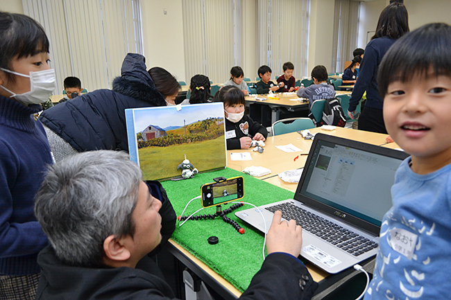 子供たち、保護者にも大好評！科学や数理イベントを行なう人気のイベント「ダヴィンチマスターズ」の第12回を2019年2月3日（日）、大阪大学 吹田キャンパス コンベンションセンターで開催！タコの解剖や絵本、顕微鏡づくりを実施！たくさんの子供たちが参加しました！