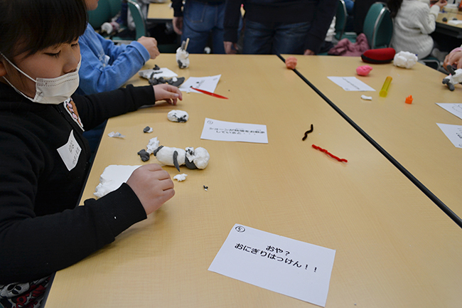 子供たち、保護者にも大好評！科学や数理イベントを行なう人気のイベント「ダヴィンチマスターズ」の第12回を2019年2月3日（日）、大阪大学 吹田キャンパス コンベンションセンターで開催！タコの解剖や絵本、顕微鏡づくりを実施！たくさんの子供たちが参加しました！