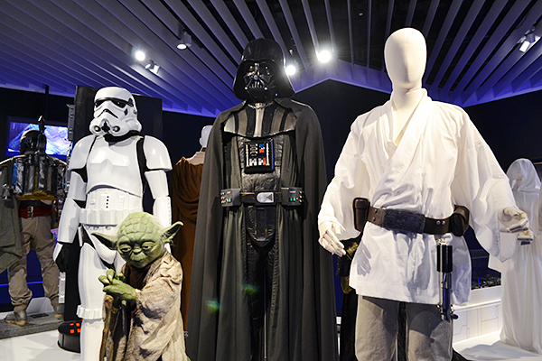 「スター・ウォーズ」のさらなる魅力に迫る『スター・ウォーズ展　未来へつづく、創造のビジョン。』が、2015年4月29日（水・祝）〜6月28日（日）まで六本木ヒルズ森タワー 52階 展望台 東京シティビューで開催！