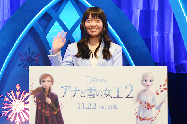 子供から大人まで世代を超えて待ち望んでいるディズニー映画『アナと雪の女王』待望の最新作『アナと雪の女王２』が2019年11月22日（金）に日米同時公開！2019年10月24日（木）、日本版エンドソングアーティスト 中元みずきさんのお披露目イベントが開催、「イントゥ・ジ・アンノウン」を生歌唱！