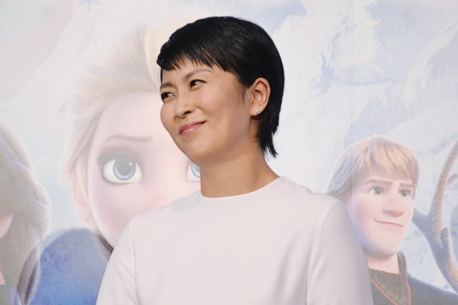 ディズニー最新作『アナと雪の女王２』が大ヒット中！2019年のみならず興行収入歴代No.1の可能性も！再び巻き起こる“アナ雪現象”を祝福すべく、エルサ役の松たか子さん、アナ役の神田沙也加さんが登壇する『アナと雪の女王２』大ヒット記念イベントが12月2日（月）開催！続投が決まった瞬間、アフレコ、楽曲について、さらに仰天のエピソードまで、貴重なお話をたくさんしてくれました！