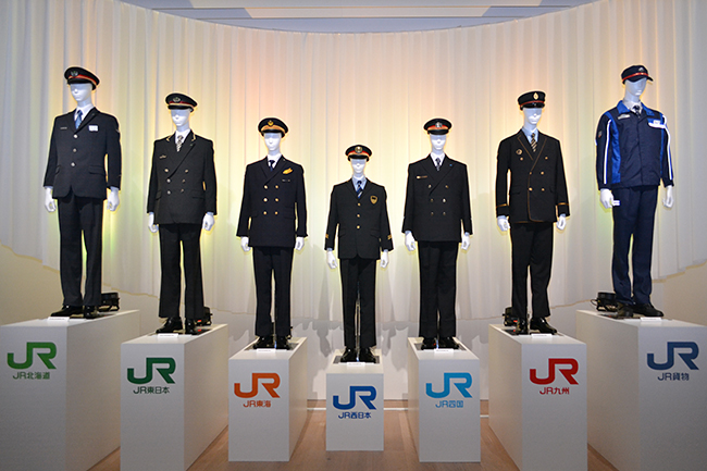 JR7社や東京メトロなど全国の鉄道会社が全面協力している大型企画「特別展 天空ノ鉄道物語」が、2019年12月3日（火）から六本木ヒルズ森タワー52階、森アーツセンターギャラリー＆スカイギャラリーにて開催！通常は見られないレア物を展示！ 鉄道ファンとして知られる中川家の礼二さん、松井玲奈さんがアンバサダーとして登場！見どころ、大興奮した展示物を紹介！