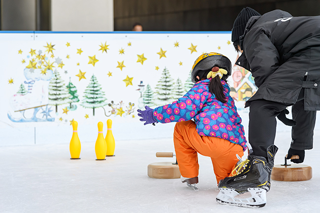 二子玉川ライズの冬の風物詩のひとつ「二子玉川ライズ スケートガーデン2019」が2019年12月14日（土）～2020年3月1日（日）まで中央広場で開催！渡部絵美さんのスケート教室など、子供と一緒に初心者から親子でスケートを楽しめます！