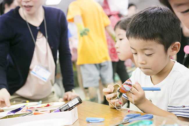 子供向けワークショップを展開するCANVASは2020年3月21日（土）・22日（日）、墨田区の情報経営イノベーション専門職大学（iU）にてワークショップコレクション「CANVAS ワークショップコレクション in iU 墨田キャンパス」を開催！