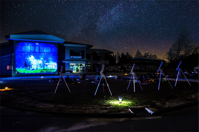 環境省が “日本一の星空の村” と認定した長野県阿智村で、2020年4月11日（土）〜10月25日（日）まで（除外期間あり）、富士見台高原ロープウェイ ヘブンスそのはらにて満天の星を楽しめる「天空の楽園 日本一の星空ナイトツアー Season2020」を開催！