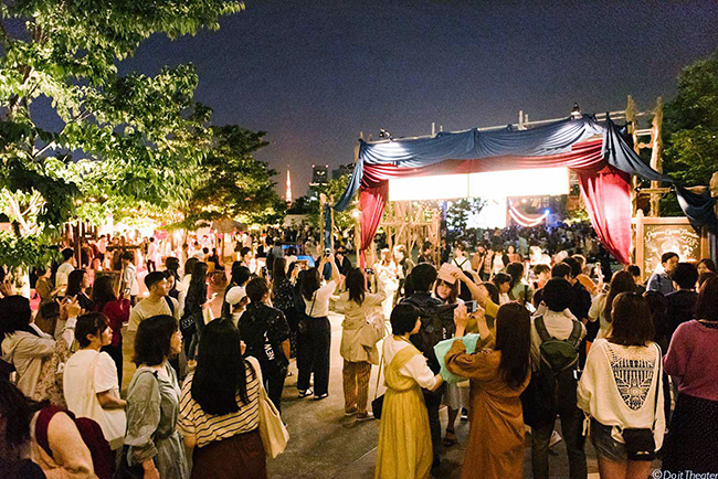 芝生の上で無料で映画を楽しめる野外シアター「Shinagawa Open Theater(品川オープンシアター)vol.10」が2020年5月30日(土)・31日(日)品川シーズンテラスで開催!上映作品にあわせた会場演出やフードやドリンクも楽しめる!