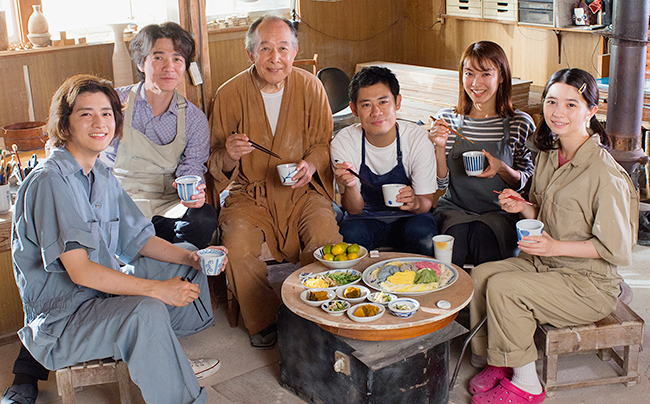 『瀬戸内海賊物語』『海すずめ』の大森研一監督最新作『未来へのかたち』が近日公開！ “磁器を独自開発した” 小さな焼き物の里、愛媛県の砥部（とべ）を舞台に、焼き物で巨大なオリンピックの聖火台をつくる、家族の再生物語。