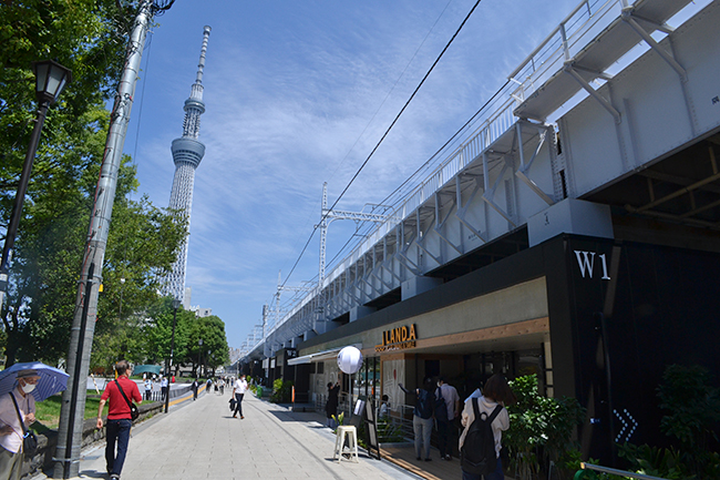 多くの方に人気の2つの観光スポット、浅草エリアと東京スカイツリーエリアを一直線に楽しみながらつなぐ「すみだリバーウォーク」と、鉄道高架下に設けられた新たな複合商業施設「東京ミズマチ®」が誕生！ 2020年6月18日（木）に開業、行ってきました！