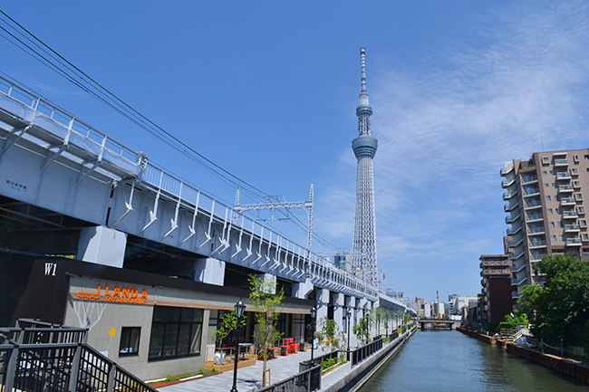 多くの方に人気の2つの観光スポット、浅草エリアと東京スカイツリーエリアを一直線に楽しみながらつなぐ「すみだリバーウォーク」と、鉄道高架下に設けられた新たな複合商業施設「東京ミズマチ®」が誕生！ 2020年6月18日（木）に開業、行ってきました！