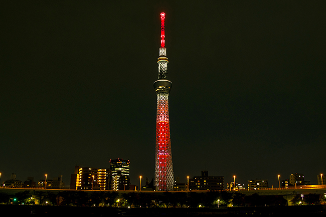 東京スカイツリーでは2021年10月21日（木）～2022年1月20日（木）アニメ「鬼滅の刃」とのコラボイベント『「鬼滅の刃」 天空への願い TOKYO SKYTREE ®︎』を開催！天望回廊でufotable描き下ろしイラストと撮影できるフォトスポットの設置や展示、オリジナルグッズを販売！