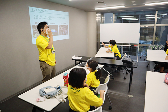 夏に開催し大好評を博した小学生向けの「カワスイサマースクール」の冬バージョン「カワスイウィンタースクール」が、2021年12月26日（日）、28日（火）、29日（水）に開催！飼育員のお仕事や獣医のお仕事を体験できます。特別企画展示「ツッコミたくなる!? おさかな動物園」も開催！