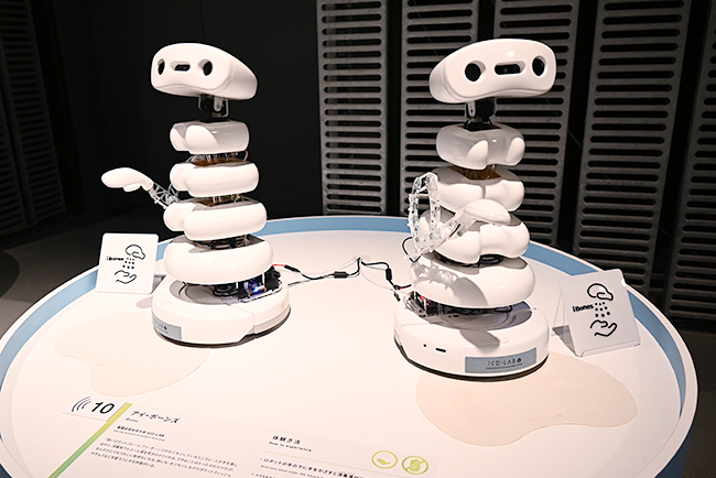 ASIMOやaiboなどの人気ロボットをはじめ、130点ものロボットが大集結した国内展覧会史上最大規模となるロボット展、特別展「きみとロボット ニンゲンッテ、ナンダ？」（きみロボ展）が、2022年3月18日（金）から日本科学未来館で開催、行ってきました！