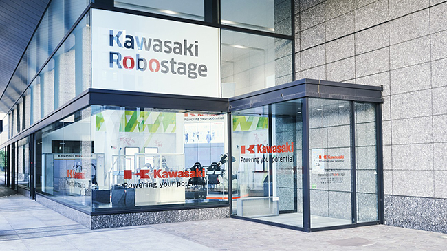 「Kawasaki Robostage（カワサキロボステージ）」は、産業用ロボットのリーディングカンパニー「川崎重工」が2016年8月にお台場にオープンした産業用ロボットのショールームです。さらに小・中学生向けプログラミング教室も実施！