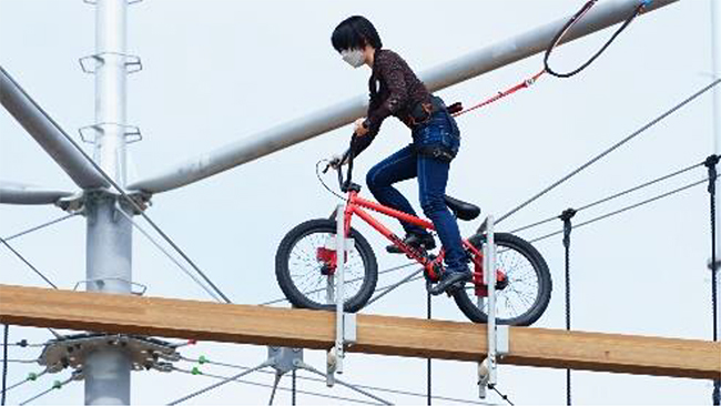 日本一の歩行者専用吊橋「三島スカイウォーク」を運営する株式会社フジコーは2022年8月（予定）、世界遺産 富士山の眼下、史跡・山中城址公園隣接地に高さ18メートル、幅32メートルの六角柱の巨大なスポーツアトラクションタワー「ドラゴンキャッスル」をオープン！