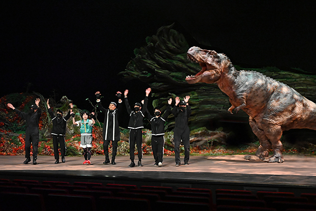 大迫力の恐竜が目前に迫る圧倒的な“恐竜体験”ができるライブエンターテインメント「DINO-A-LIVE PREMIUM　TIME DIVER（ディノアライブ プレミアム タイムダイバー）夏休みスペシャル」が2022年7月23日（土）IHIステージアラウンド東京で開催！タイムダイバー体験レポート！パリ・サンジェルマンのメッシも体験！