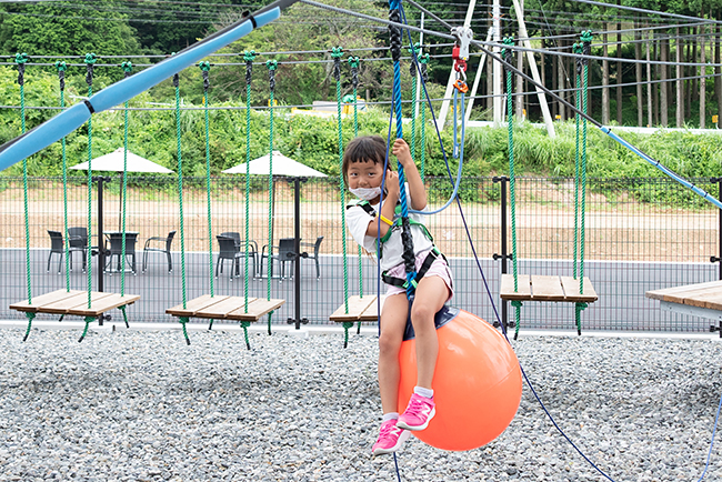 日本一の歩行者専用吊橋「三島スカイウォーク」からクルマで約3分、静岡県・三島の山中城址公園の隣接地に2022年8月8日（月）、巨大なアスレチックタワー『ドラゴンキャッスル』がオープン！ ドラゴンキャッスル体験レポート！三島スカイウォーク体験レポート！