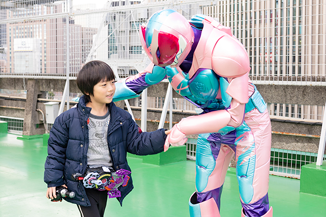 映画『仮面ライダーギーツ×リバイス MOVIEバトルロワイヤル』親子試写会開催レポートの写真