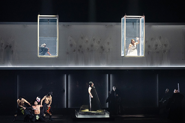 チームラボがセノグラフィー（舞台美術）を手がけるオペラ『トゥーランドット』新制作ゲネプロの写真