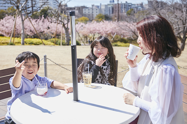 子供が読書に乗馬、すべり台、1日中楽しめる！「魔女の宅急便」作者・角野栄子さんの世界観を表現した児童文学館「魔法の文学館」親子体験レポートの写真